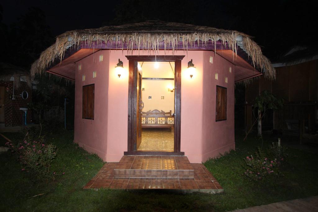 Chiang Dao Story Camp Hotel Exterior photo
