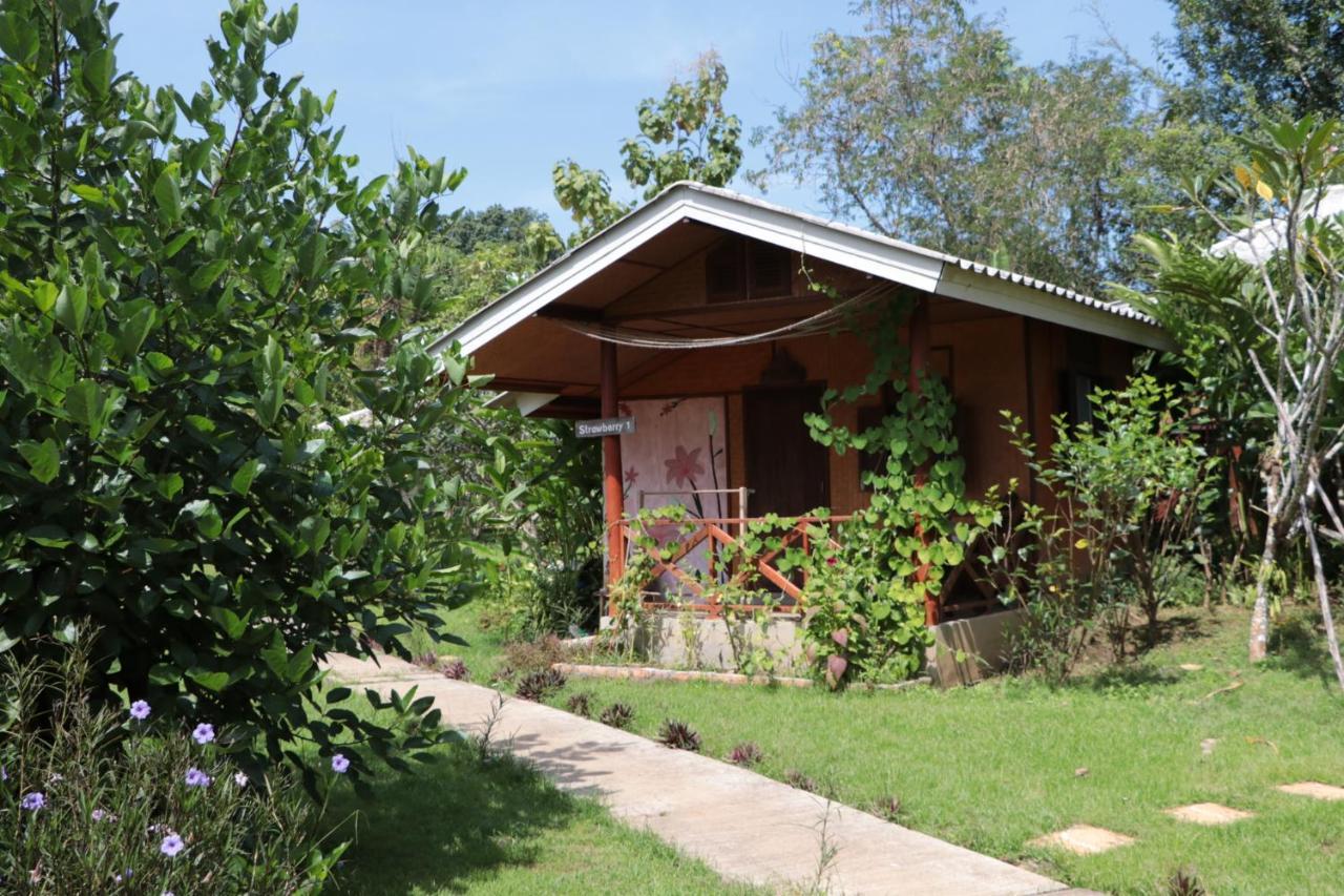 Chiang Dao Story Camp Hotel Exterior photo