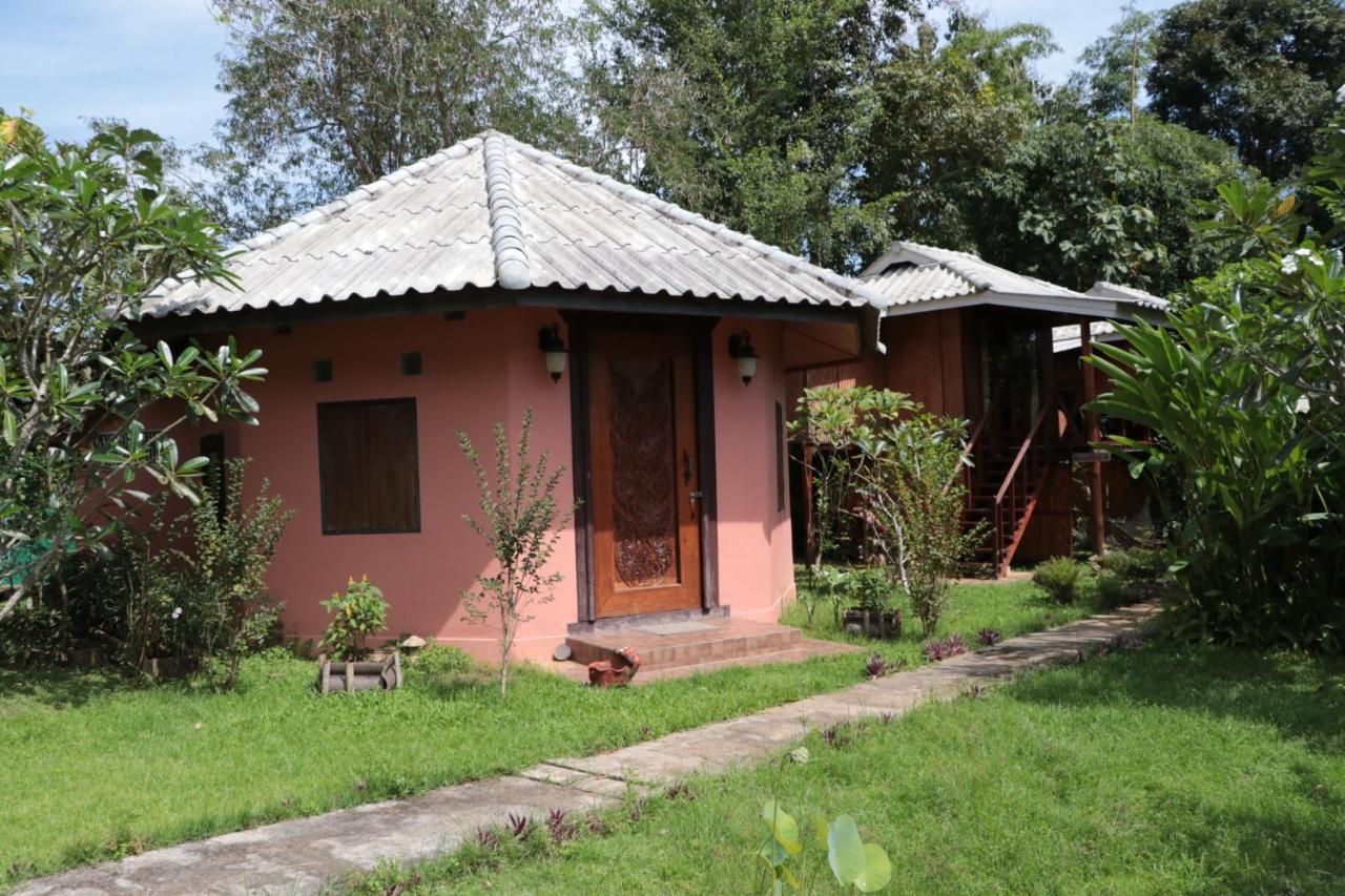 Chiang Dao Story Camp Hotel Exterior photo