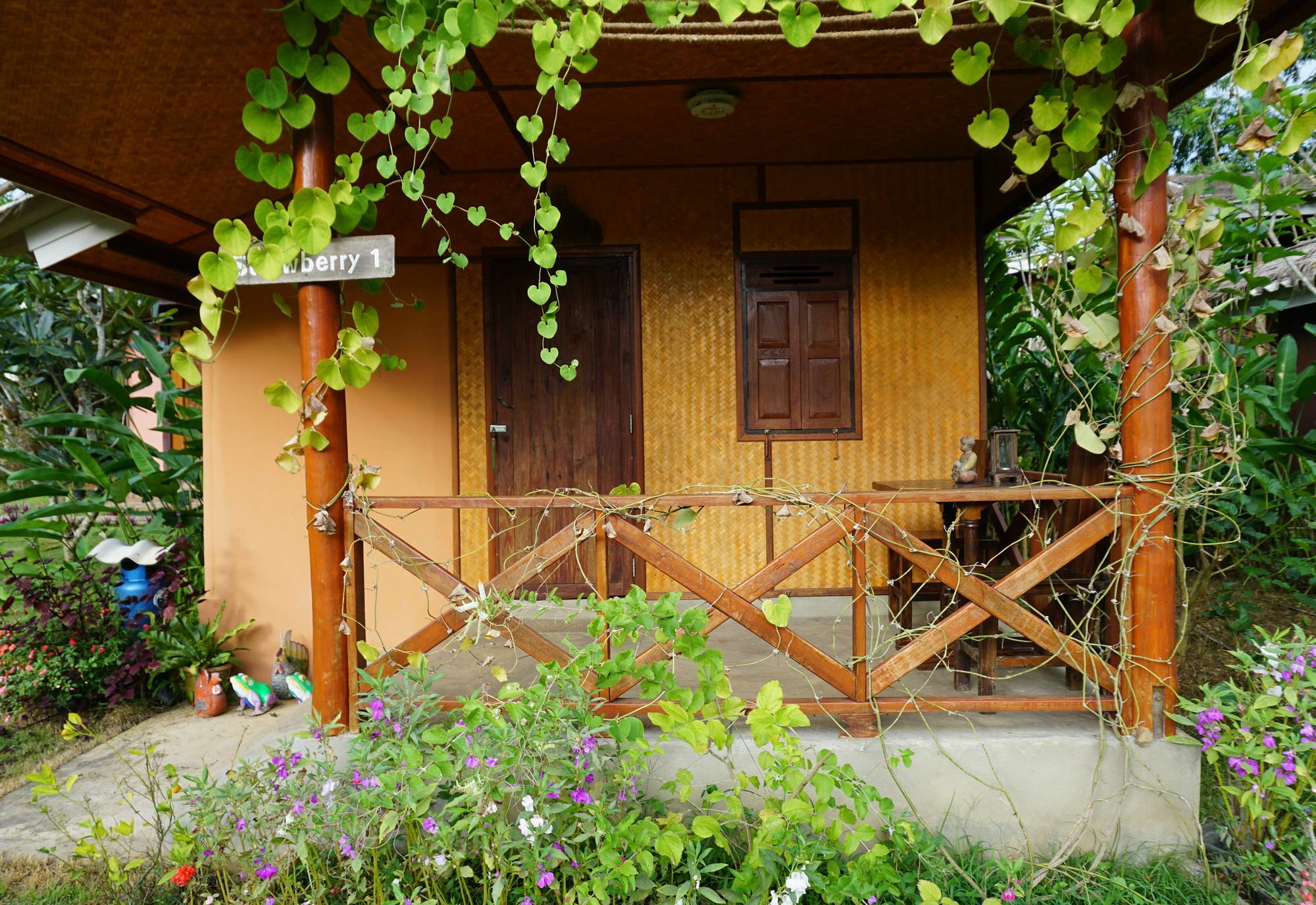 Chiang Dao Story Camp Hotel Exterior photo